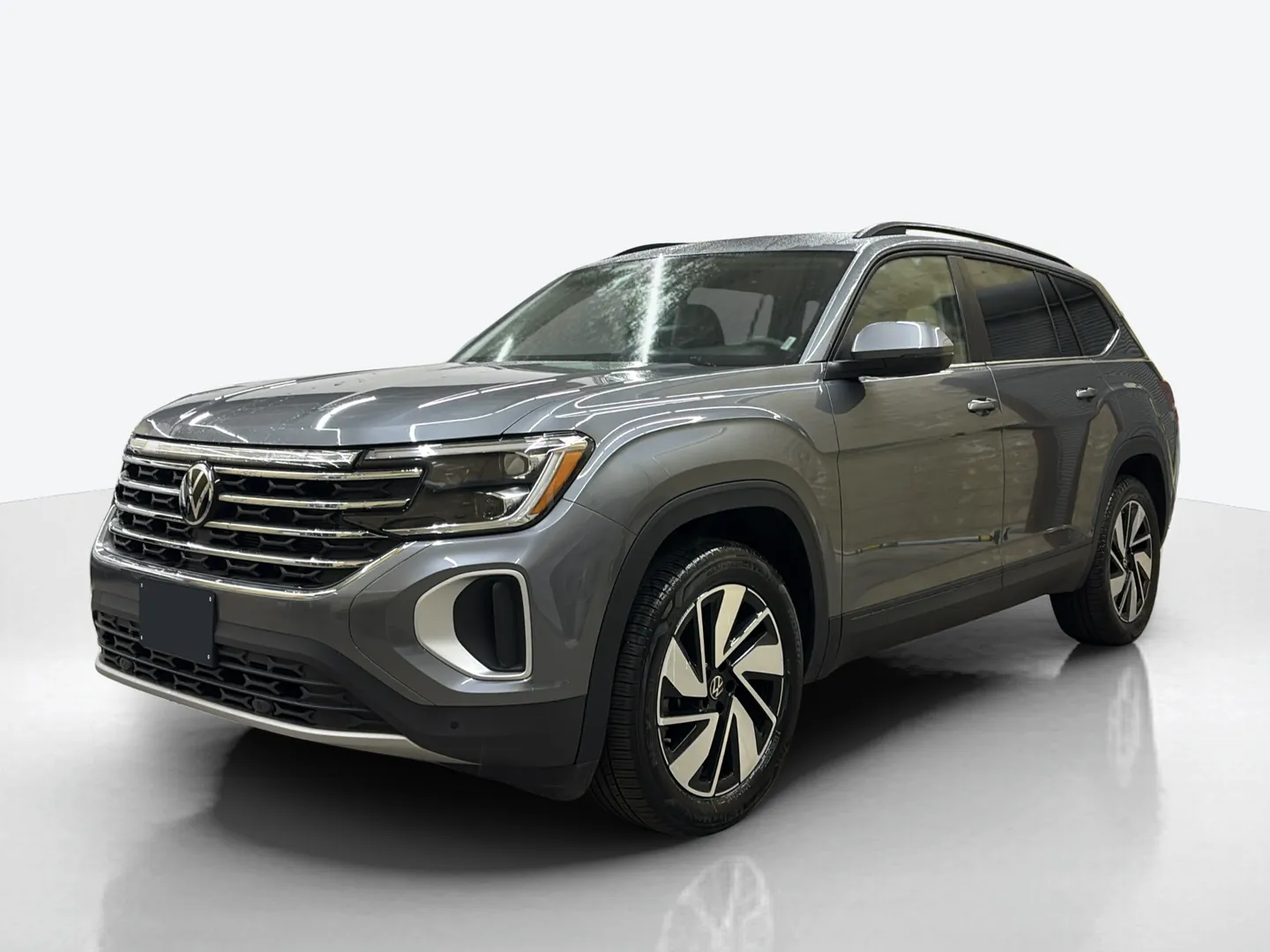 2025 Volkswagen Atlas — image 1 of 6