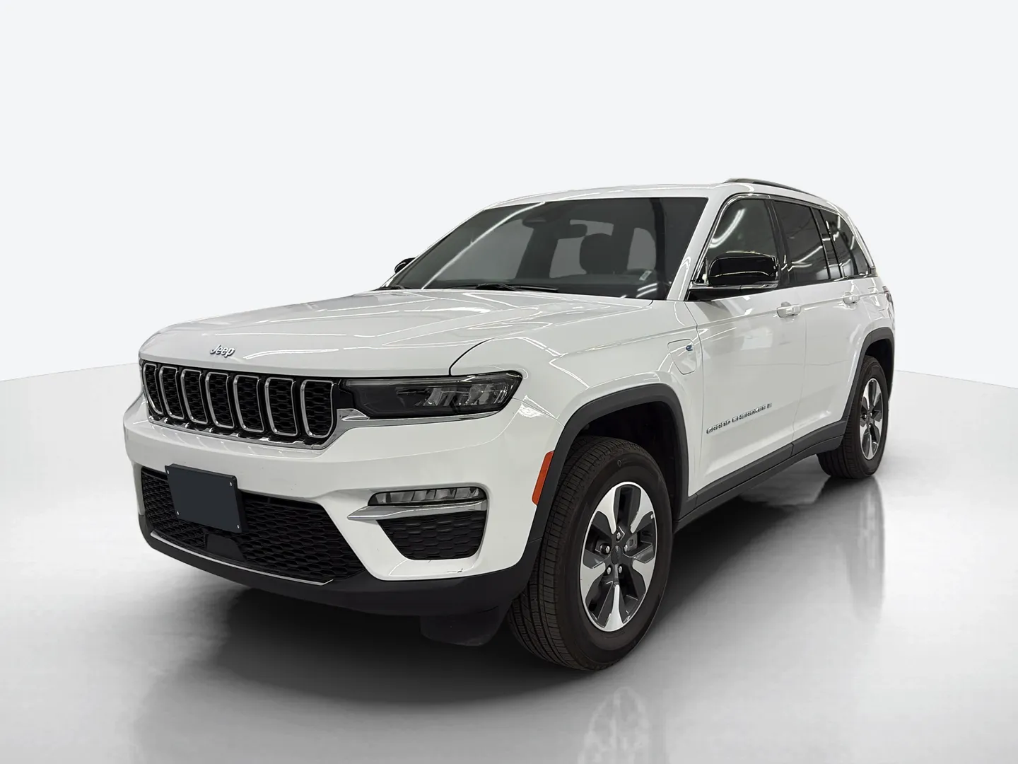 2025 Jeep Grand Cherokee 4xe — image 1 of 8
