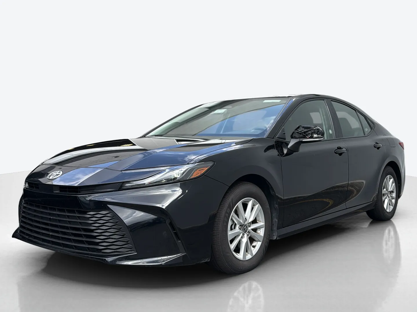 2025 Toyota Camry — image 1 of 8