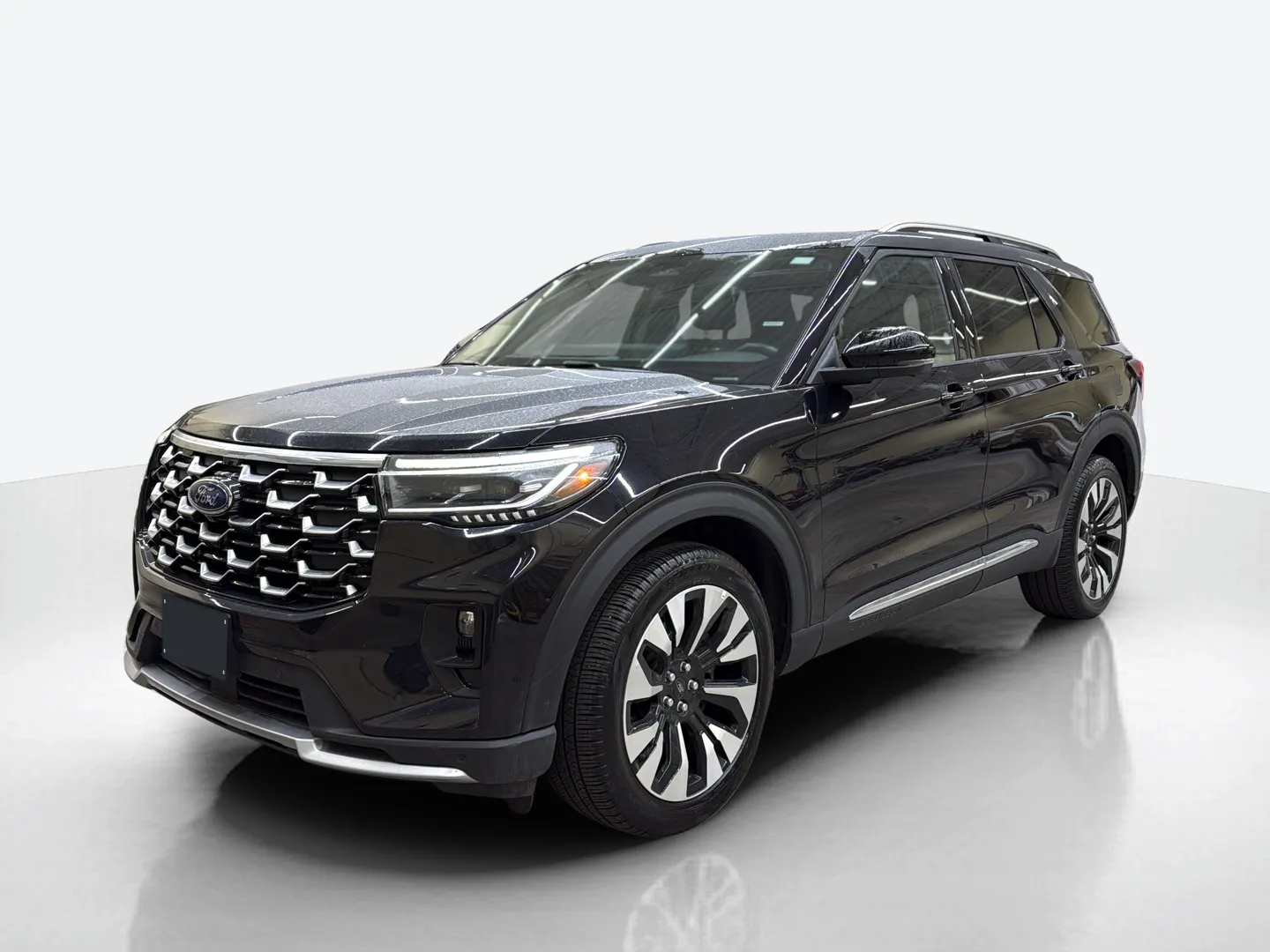 2025 Ford Explorer — image 1 of 8