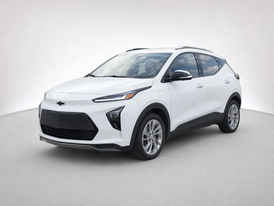 2023 Chevrolet Bolt EUV — image 1 of 9