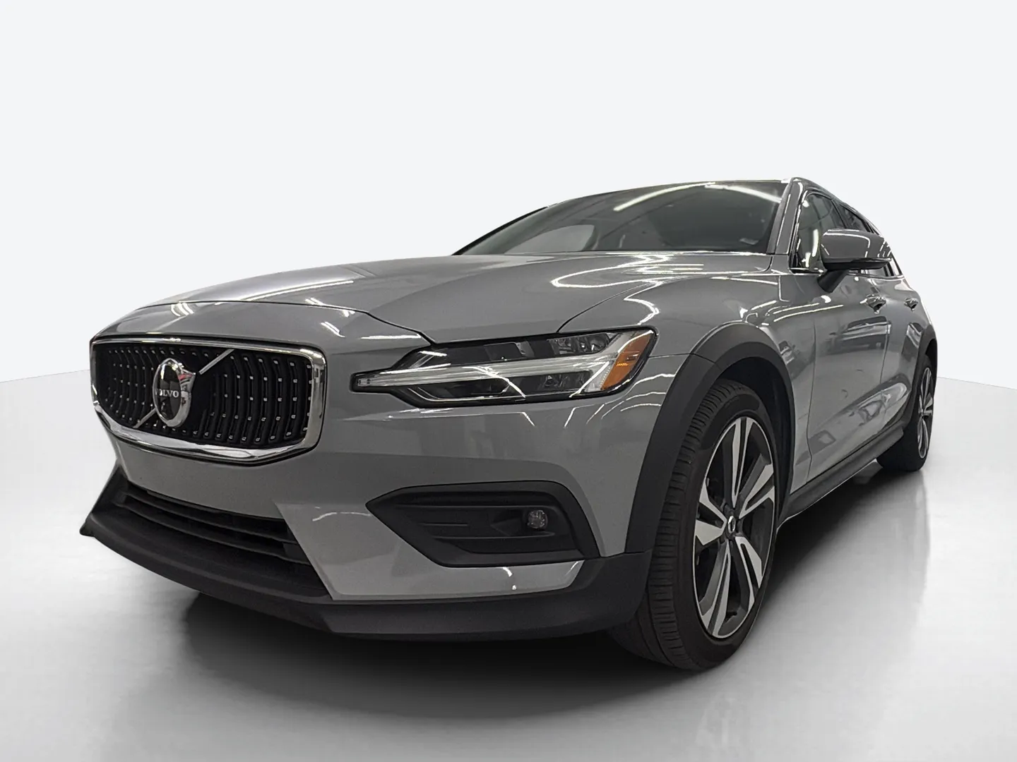 2025 Volvo V60 Cross Country