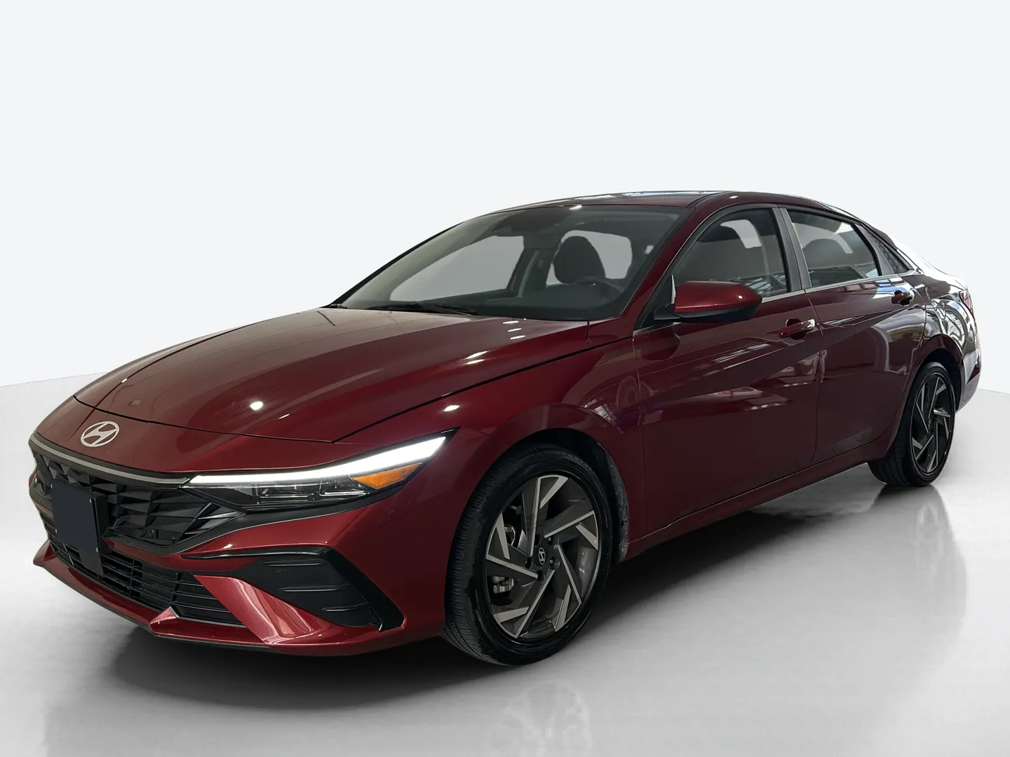 2025 Hyundai Elantra — image 1 of 6