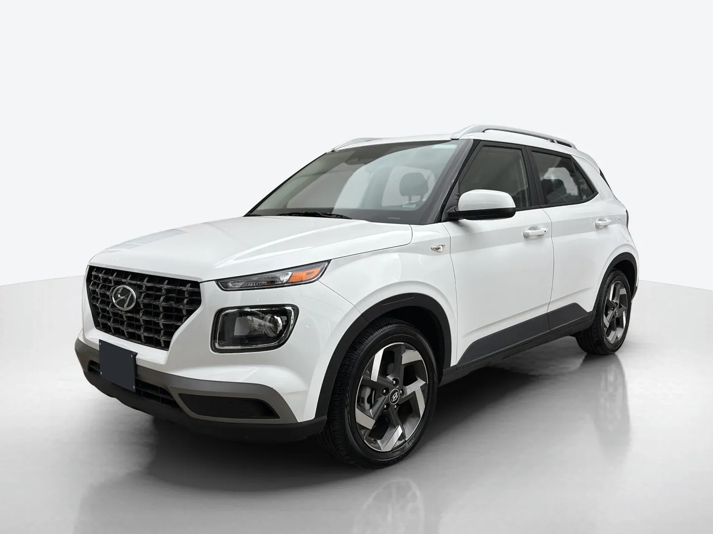 2025 Hyundai Venue — image 1 of 6