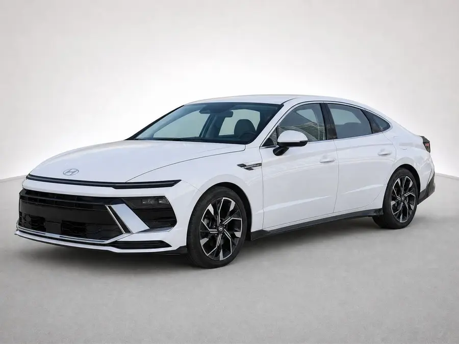 2025 Hyundai Sonata — image 1 of 9