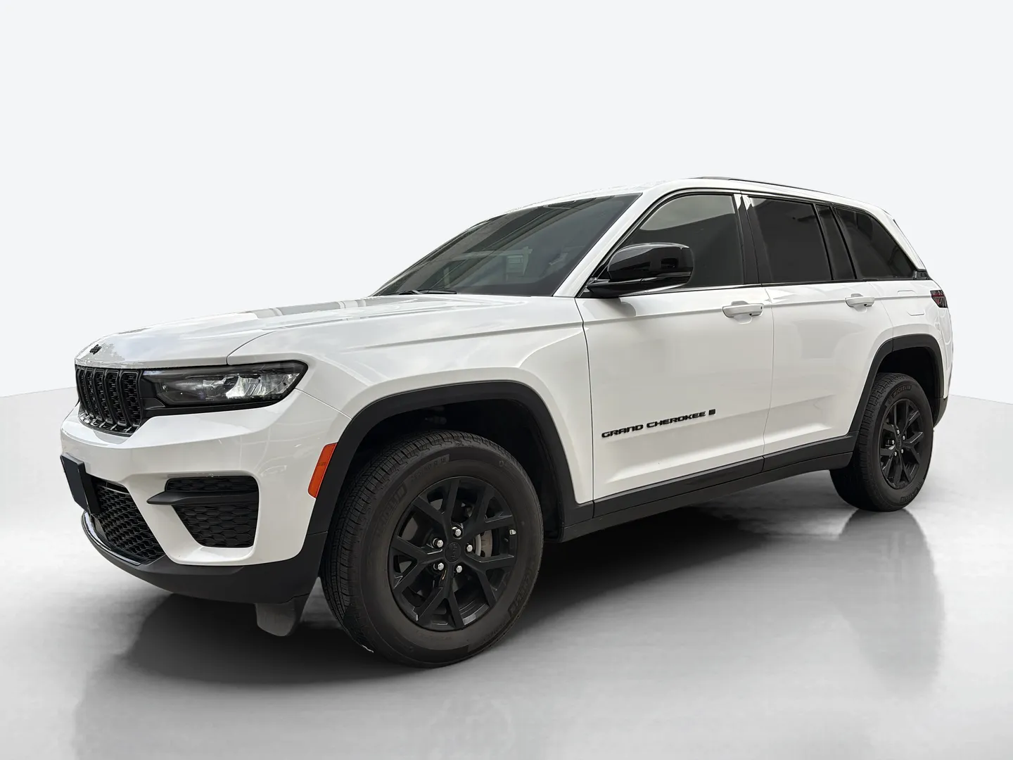 2025 Jeep Grand Cherokee — image 1 of 6