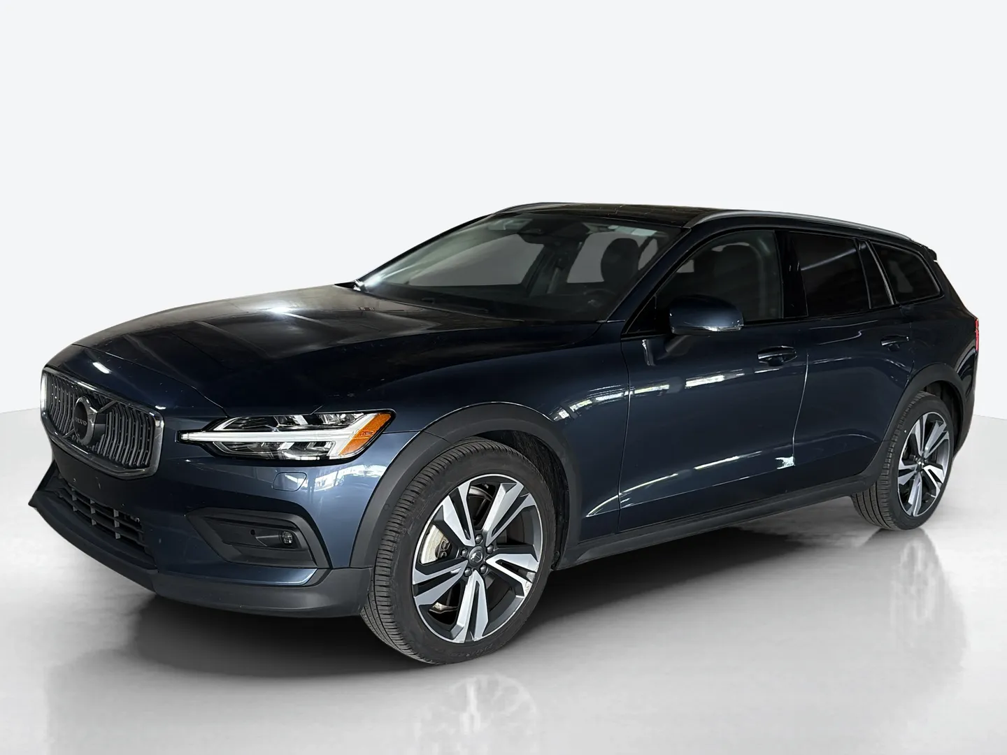 2025 Volvo V60 Cross Country