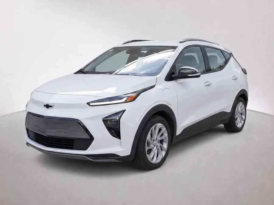 2023 Chevrolet Bolt EUV — image 1 of 9