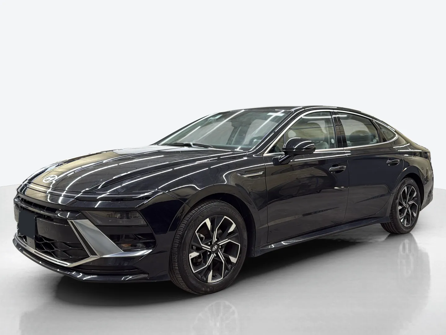 2025 Hyundai Sonata — image 1 of 8