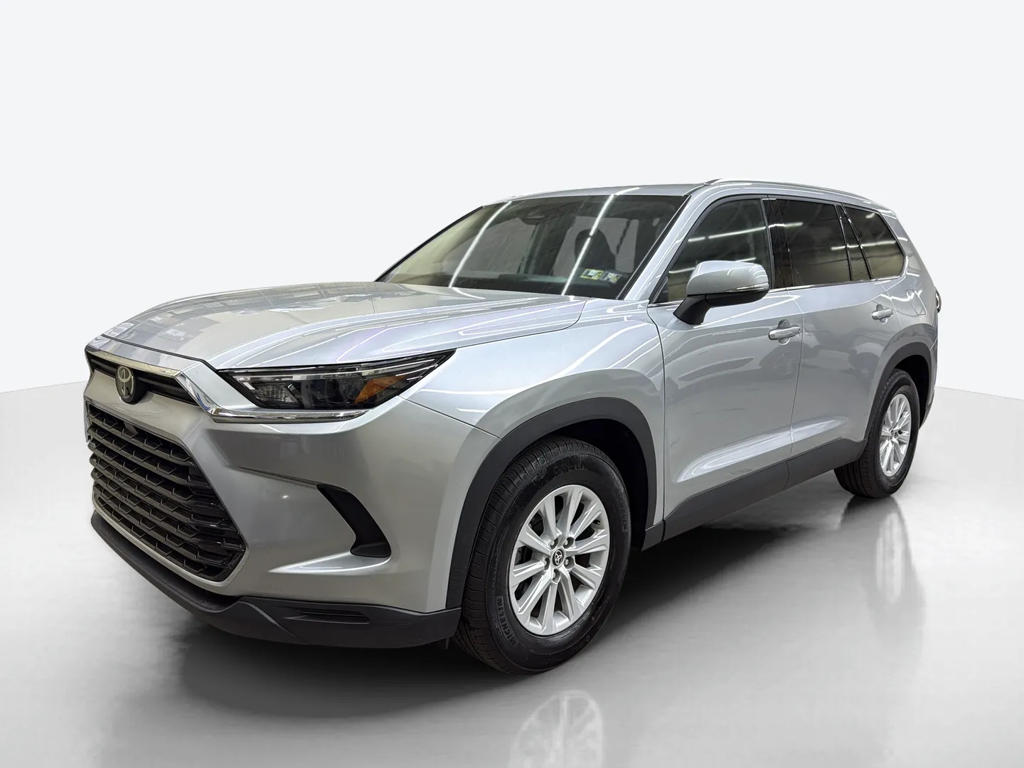 2025 Toyota Grand Highlander — image 1 of 6