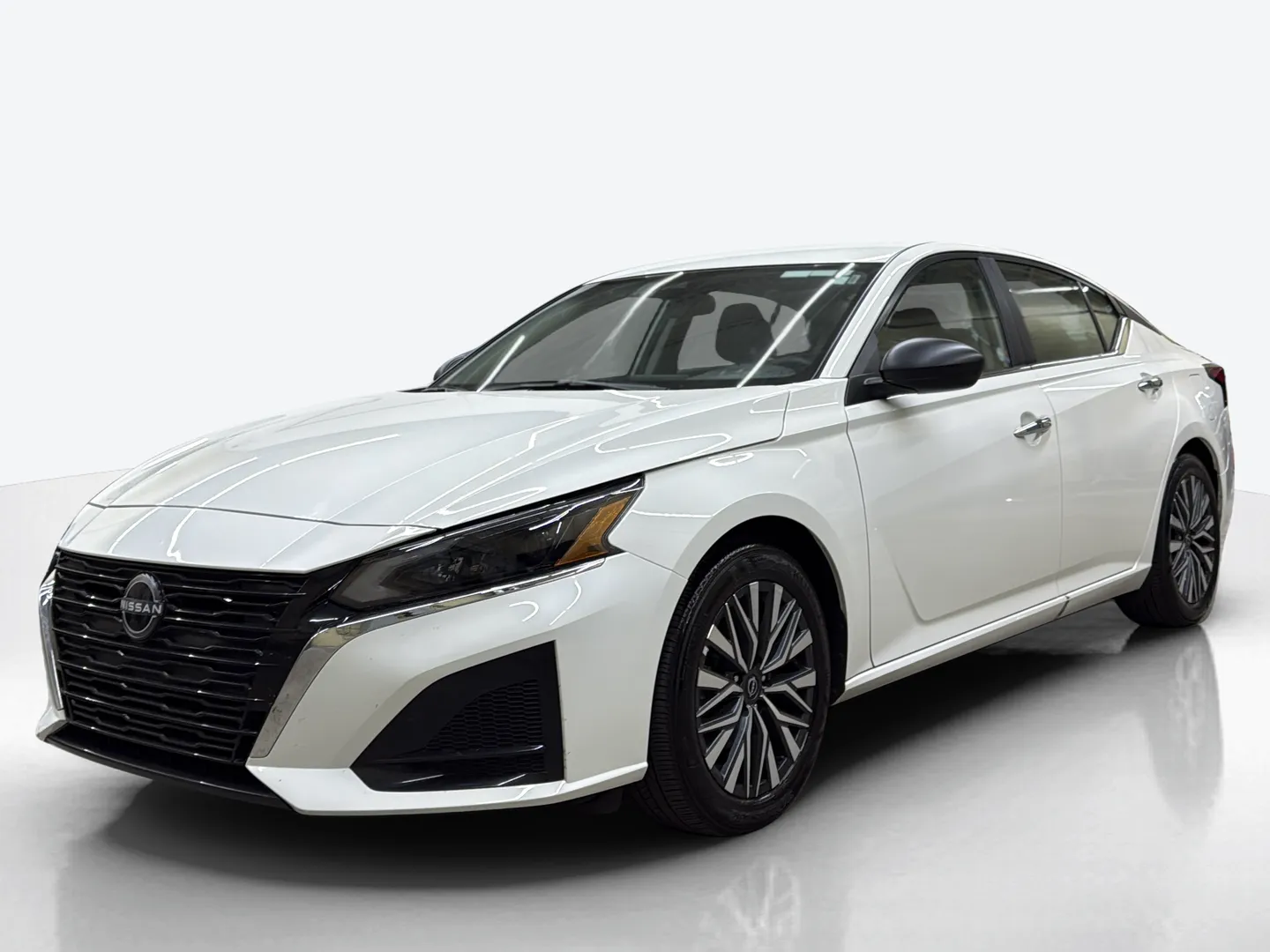 2025 Nissan Altima — image 1 of 6