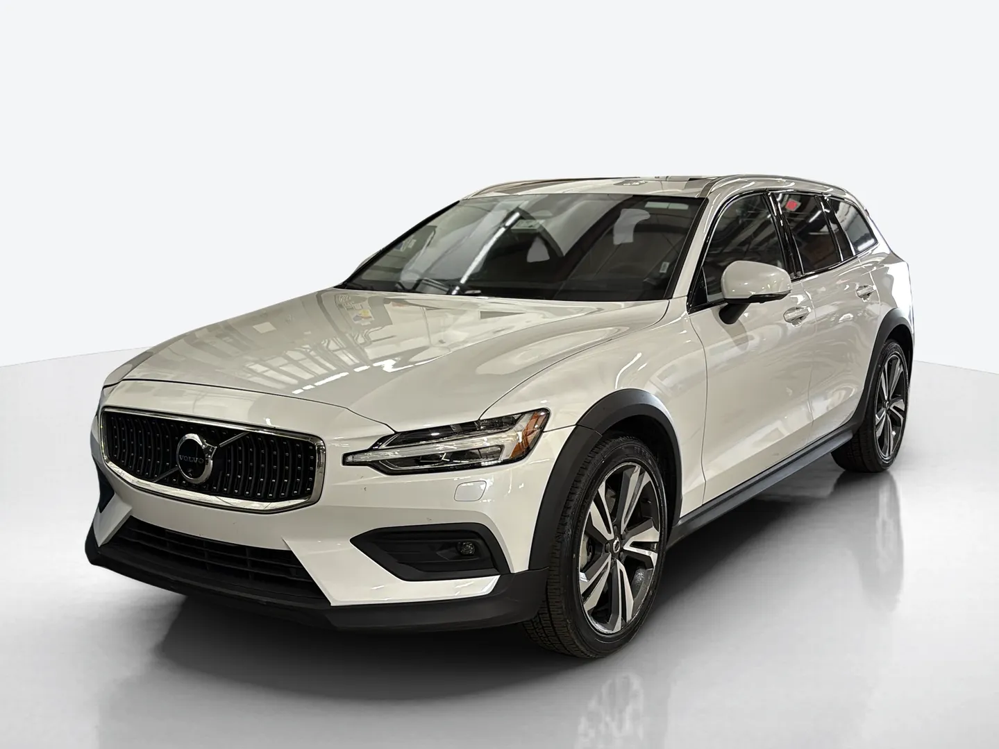 2025 Volvo V60 Cross Country