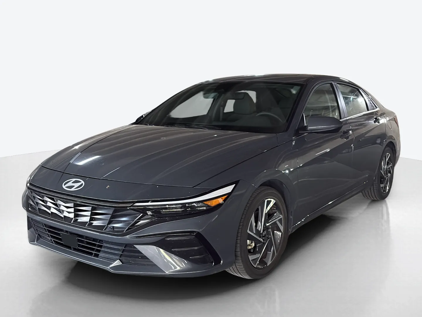 2025 Hyundai Elantra — image 1 of 6