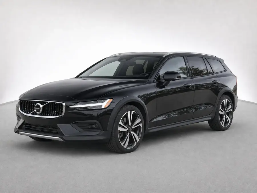 2025 Volvo V60 Cross Country — image 1 of 9