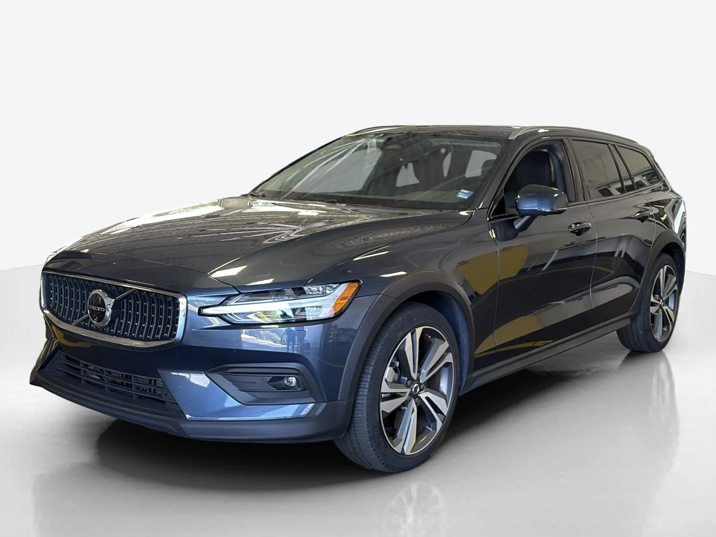 2025 Volvo V60 Cross Country