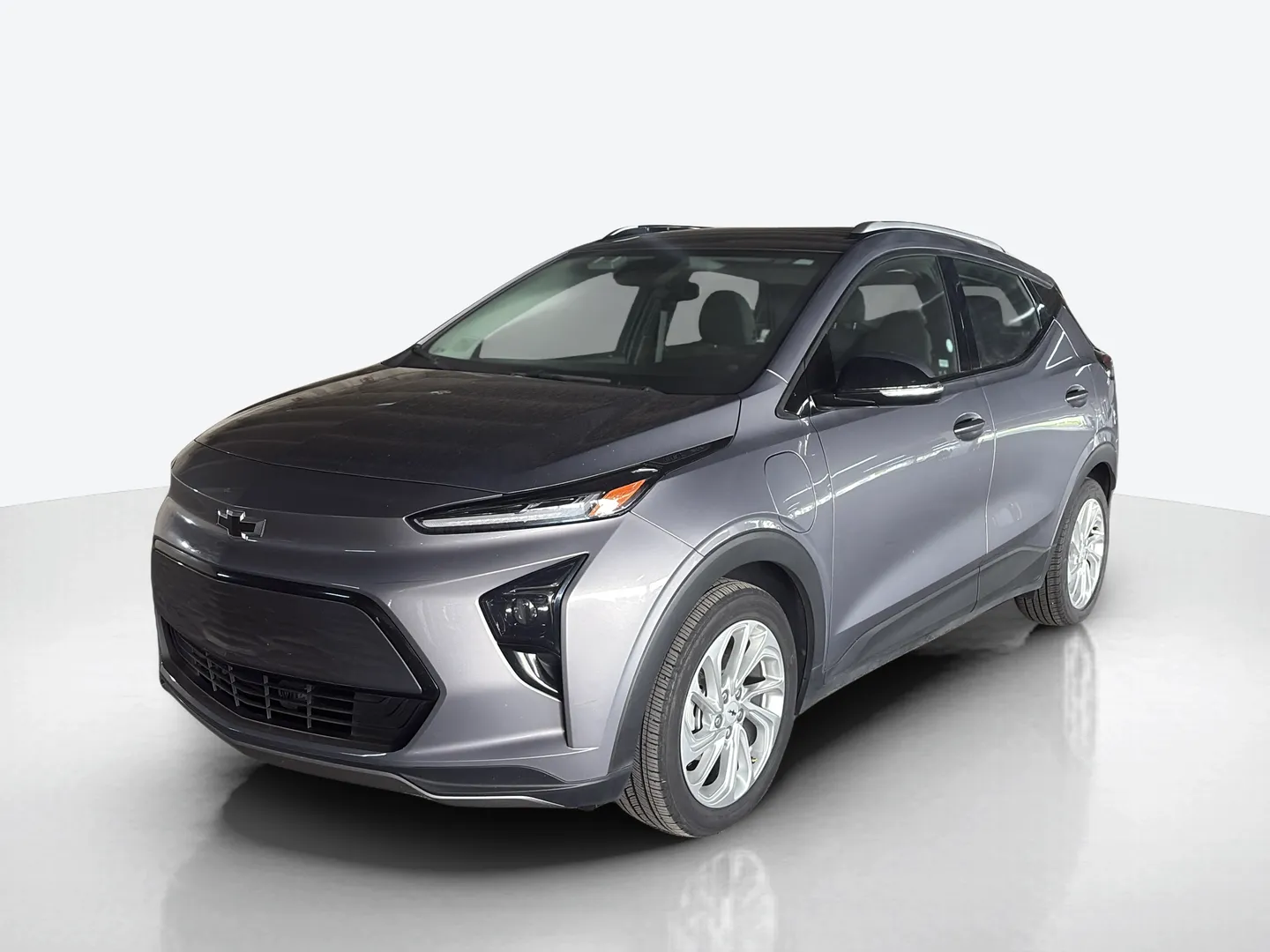 2023 Chevrolet Bolt EUV — image 1 of 8