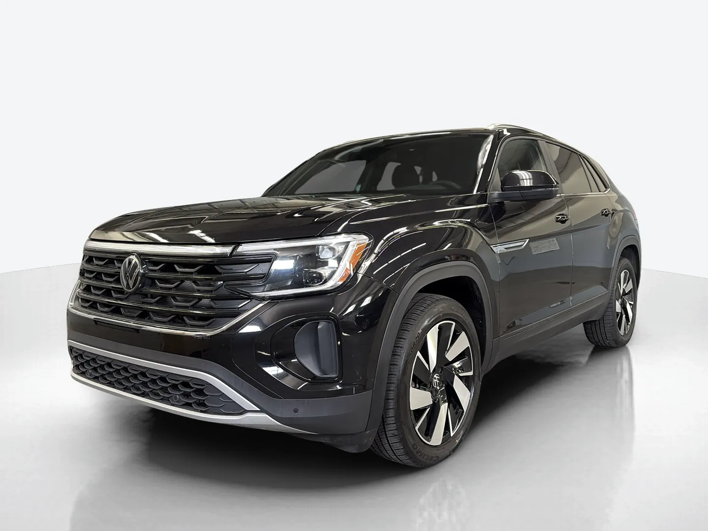2024 Volkswagen Atlas Cross Sport — image 1 of 6