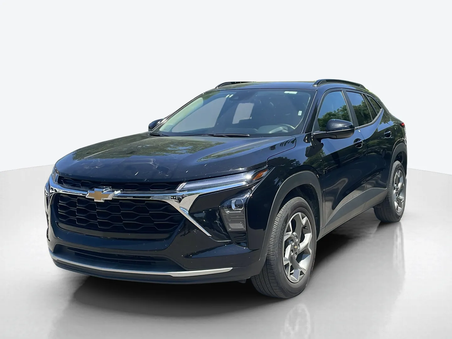 2025 Chevrolet Trax — image 1 of 8