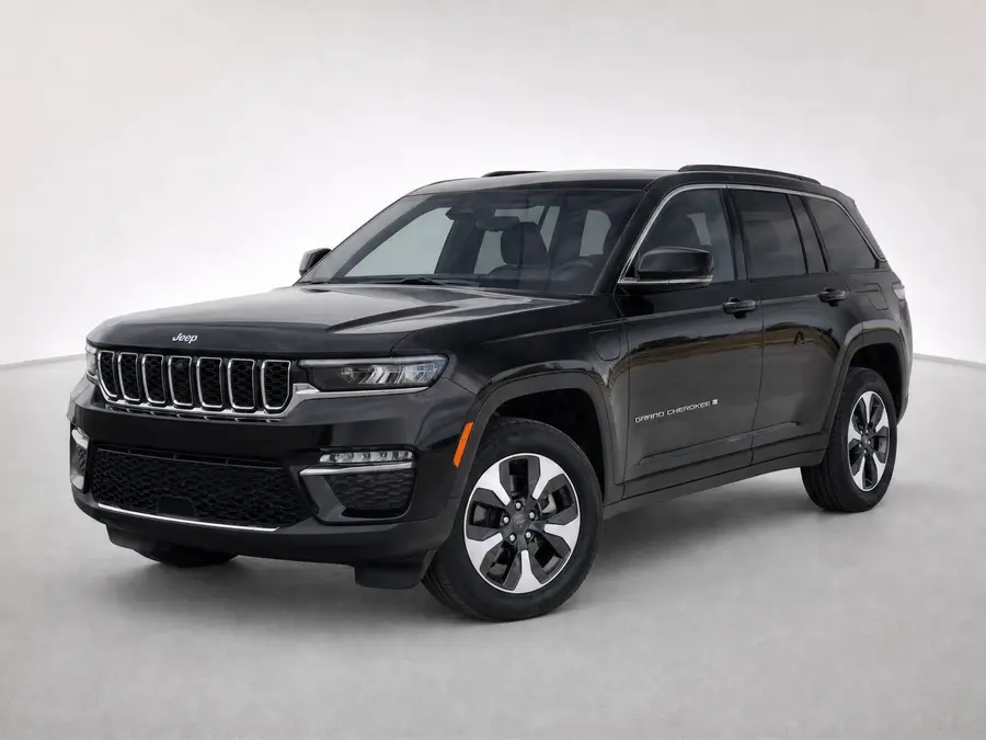 2025 Jeep Grand Cherokee 4xe — image 1 of 9