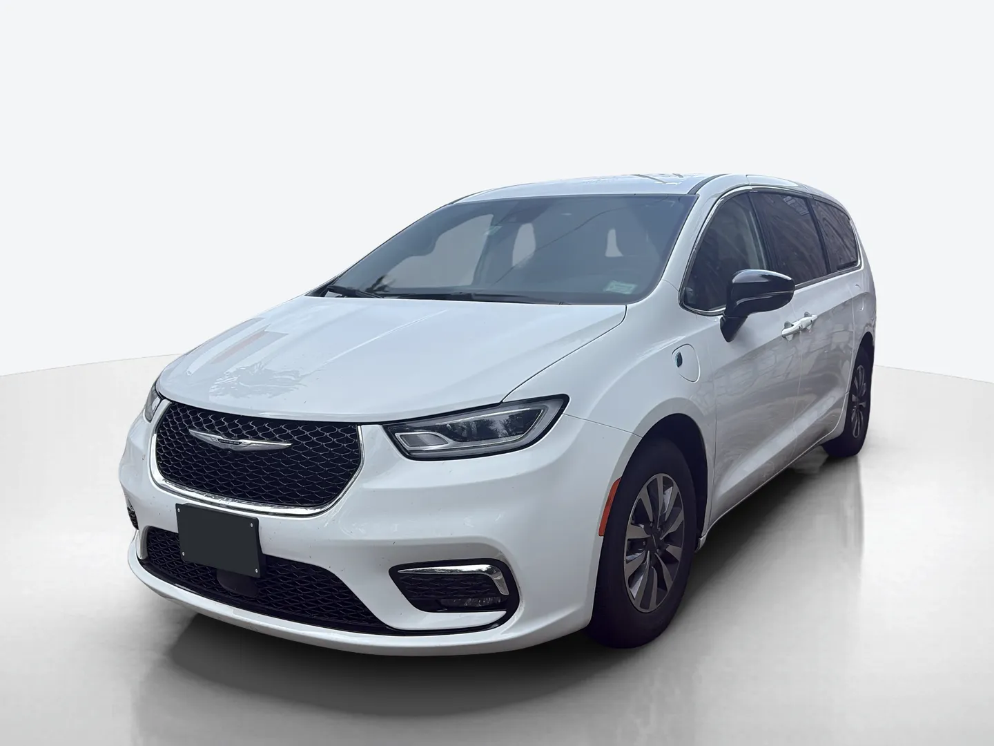 2024 Chrysler Pacifica — image 1 of 6