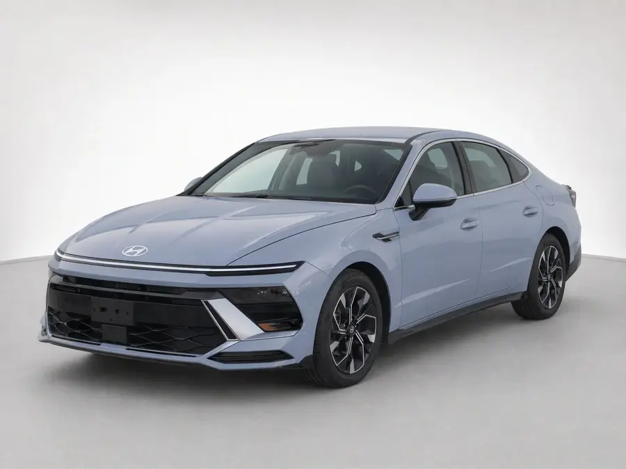 2025 Hyundai Sonata — image 1 of 9