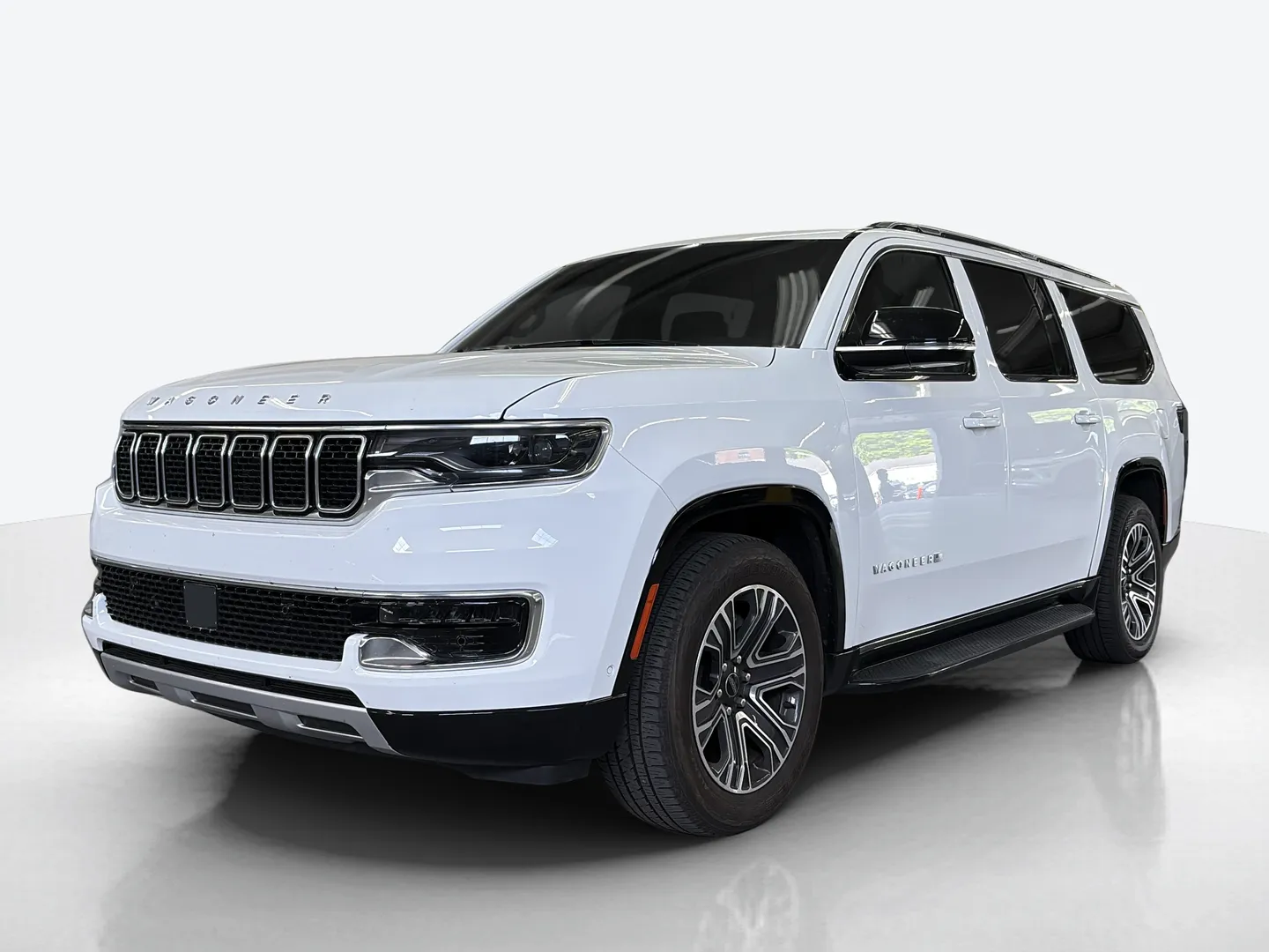 2025 Jeep Wagoneer L — image 1 of 6