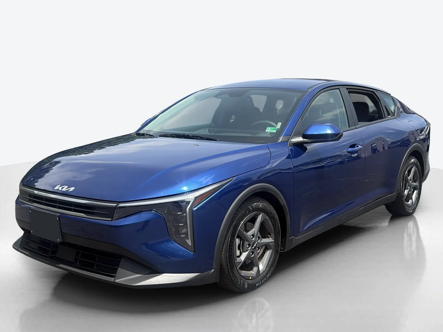 2025 Kia K4 — image 1 of 6