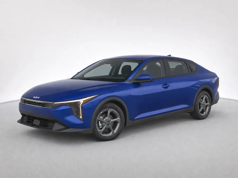 2025 Kia K4 — image 1 of 9