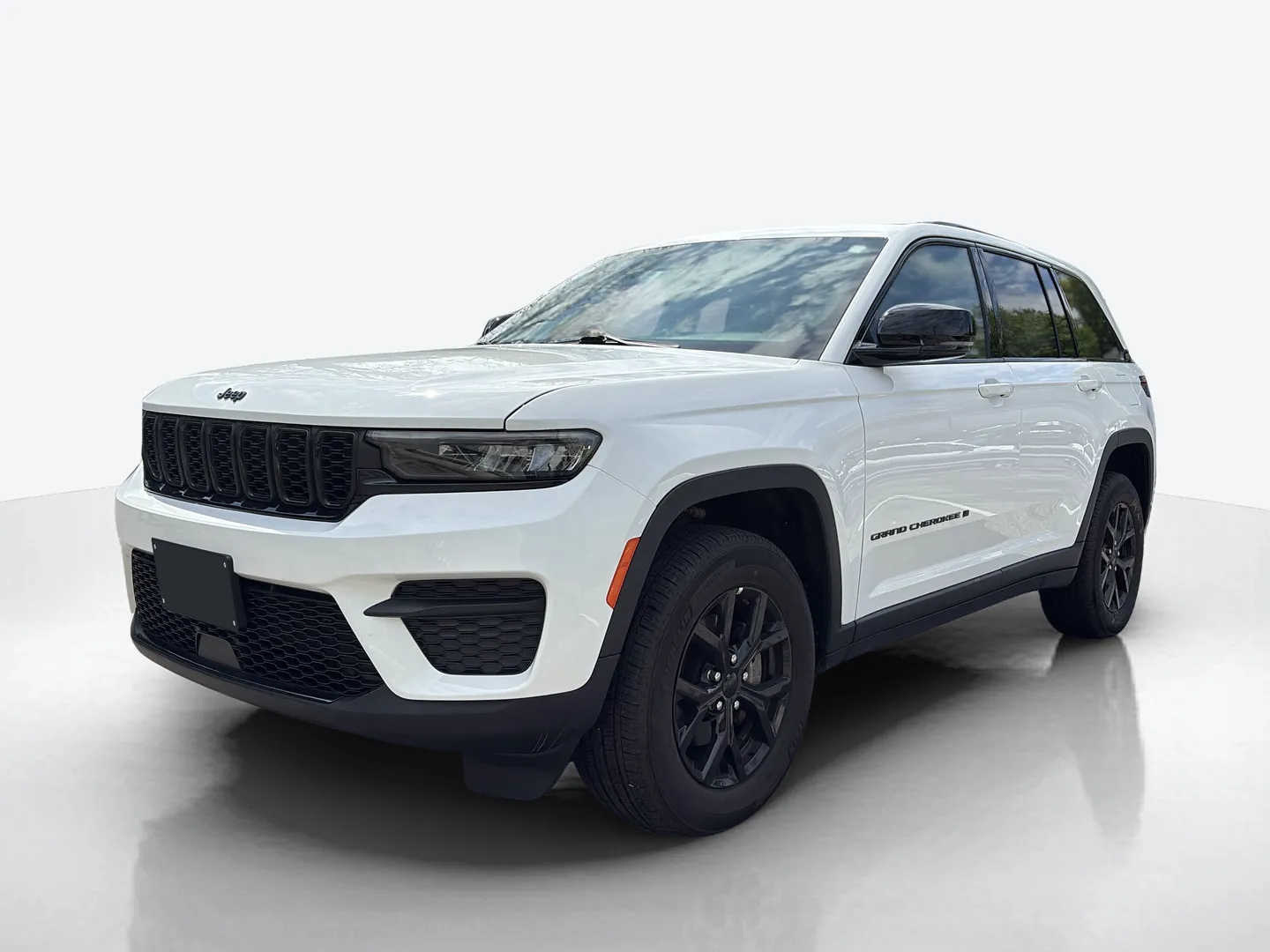 2025 Jeep Grand Cherokee — image 1 of 6