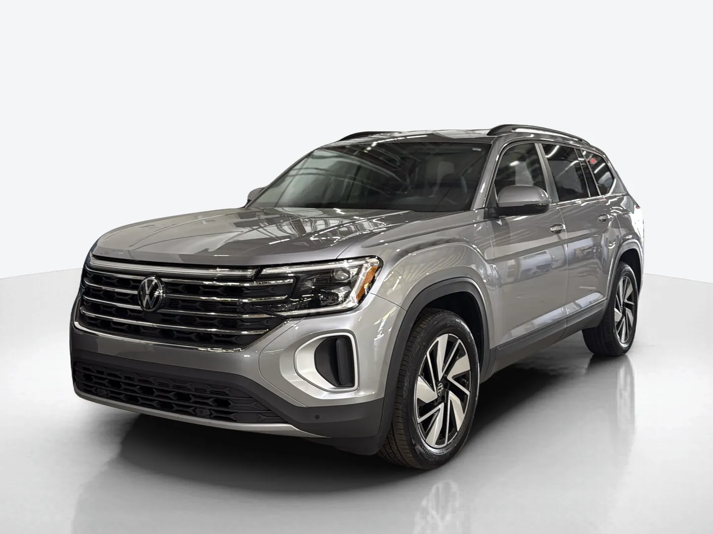 2025 Volkswagen Atlas — image 1 of 6