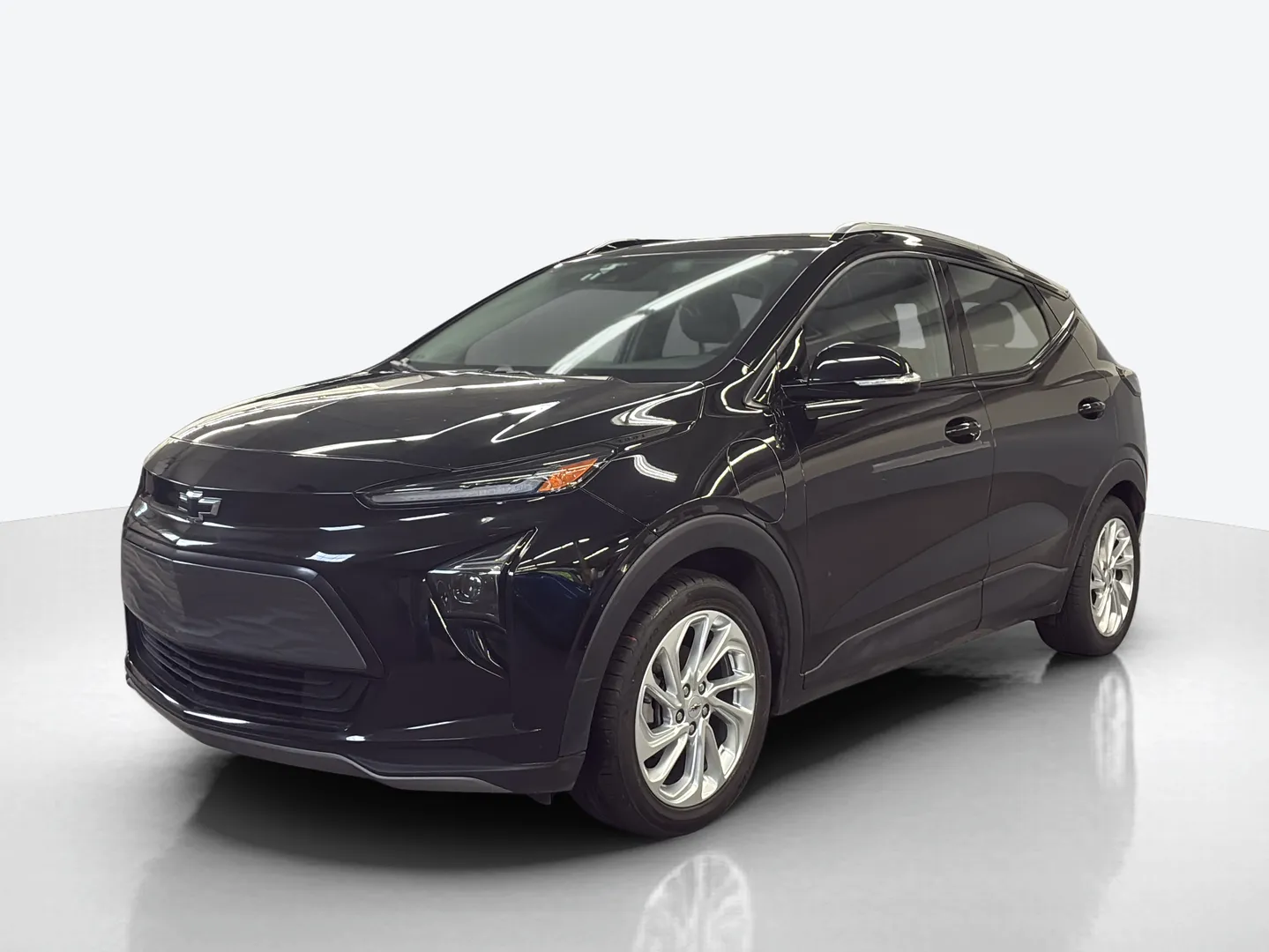 2023 Chevrolet Bolt EUV — image 1 of 5