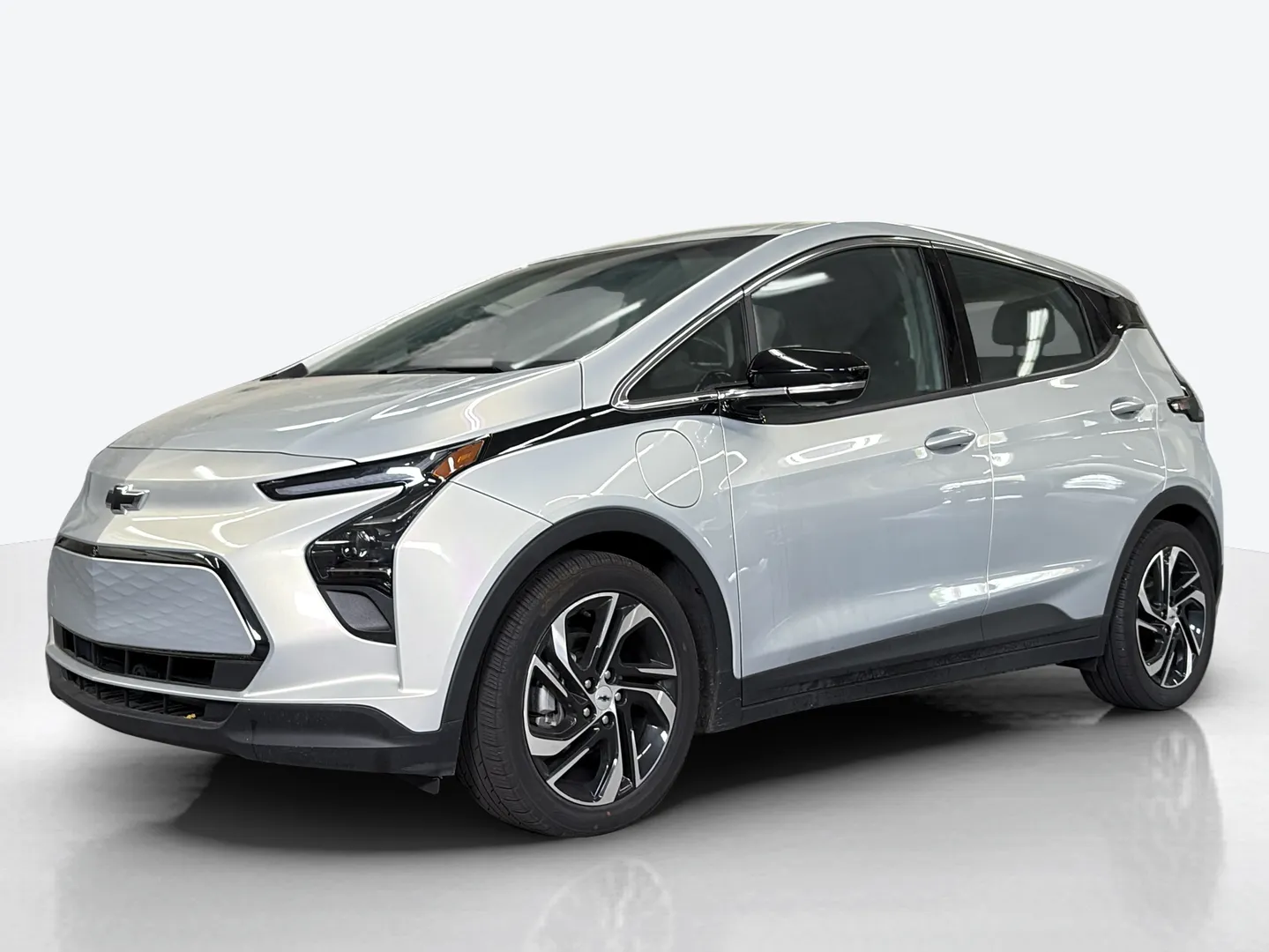 2023 Chevrolet Bolt EV — image 1 of 6
