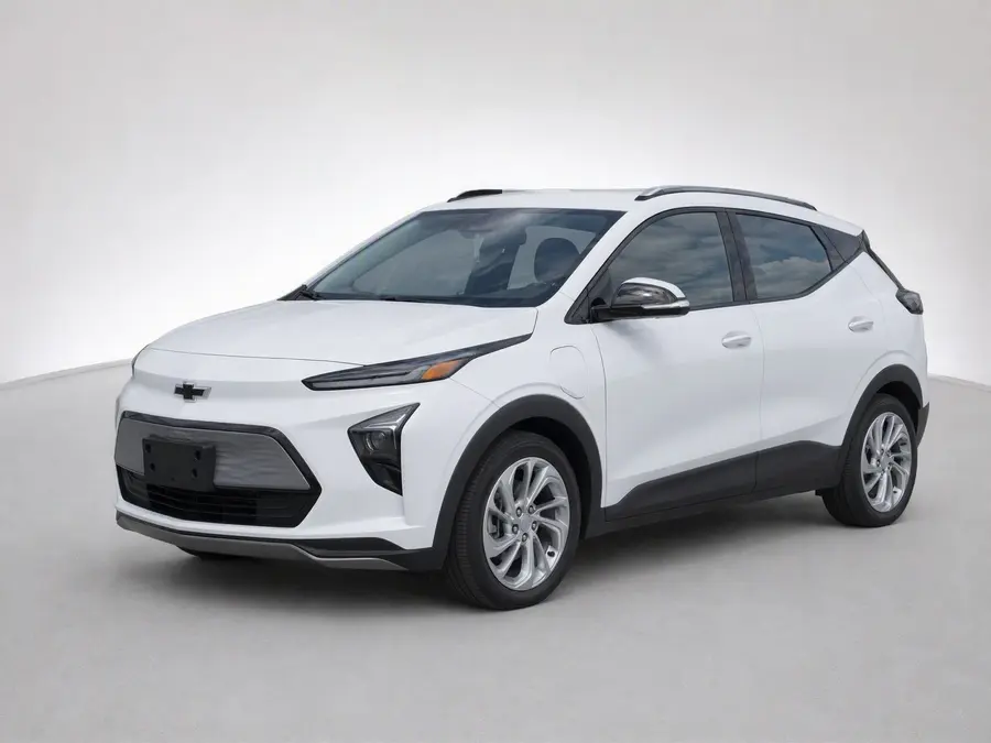 2023 Chevrolet Bolt EUV — image 1 of 9