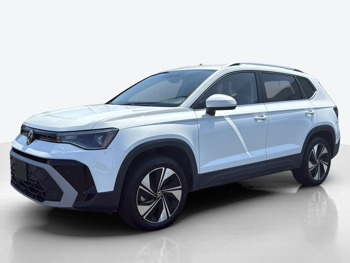 2025 Volkswagen Taos — image 1 of 6