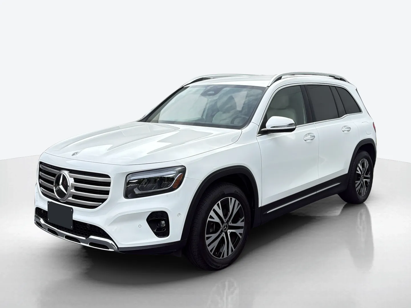 2025 Mercedes-Benz GLB — image 1 of 5