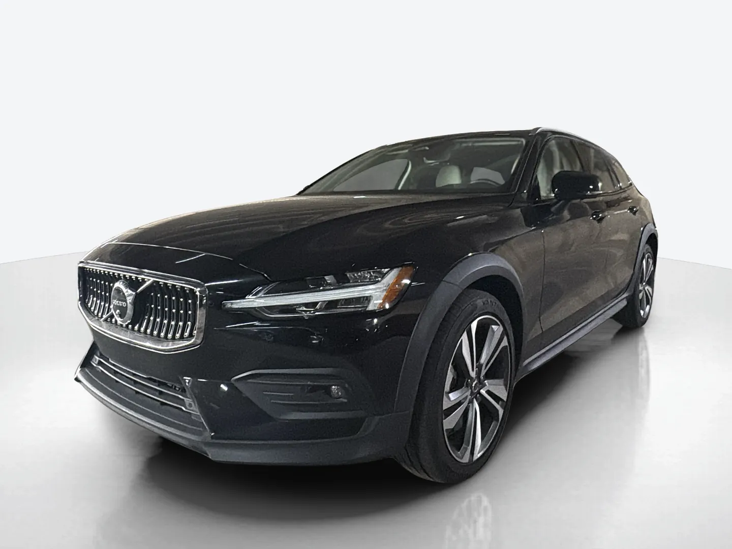 2025 Volvo V60 Cross Country — image 1 of 6