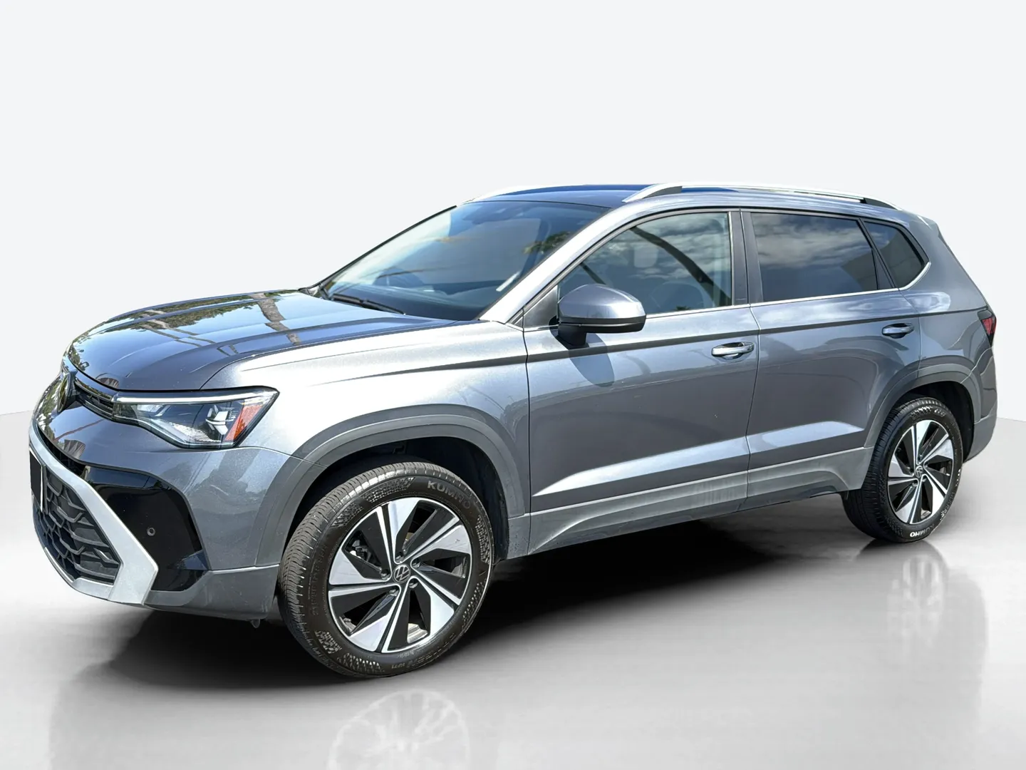 2025 Volkswagen Taos — image 1 of 6
