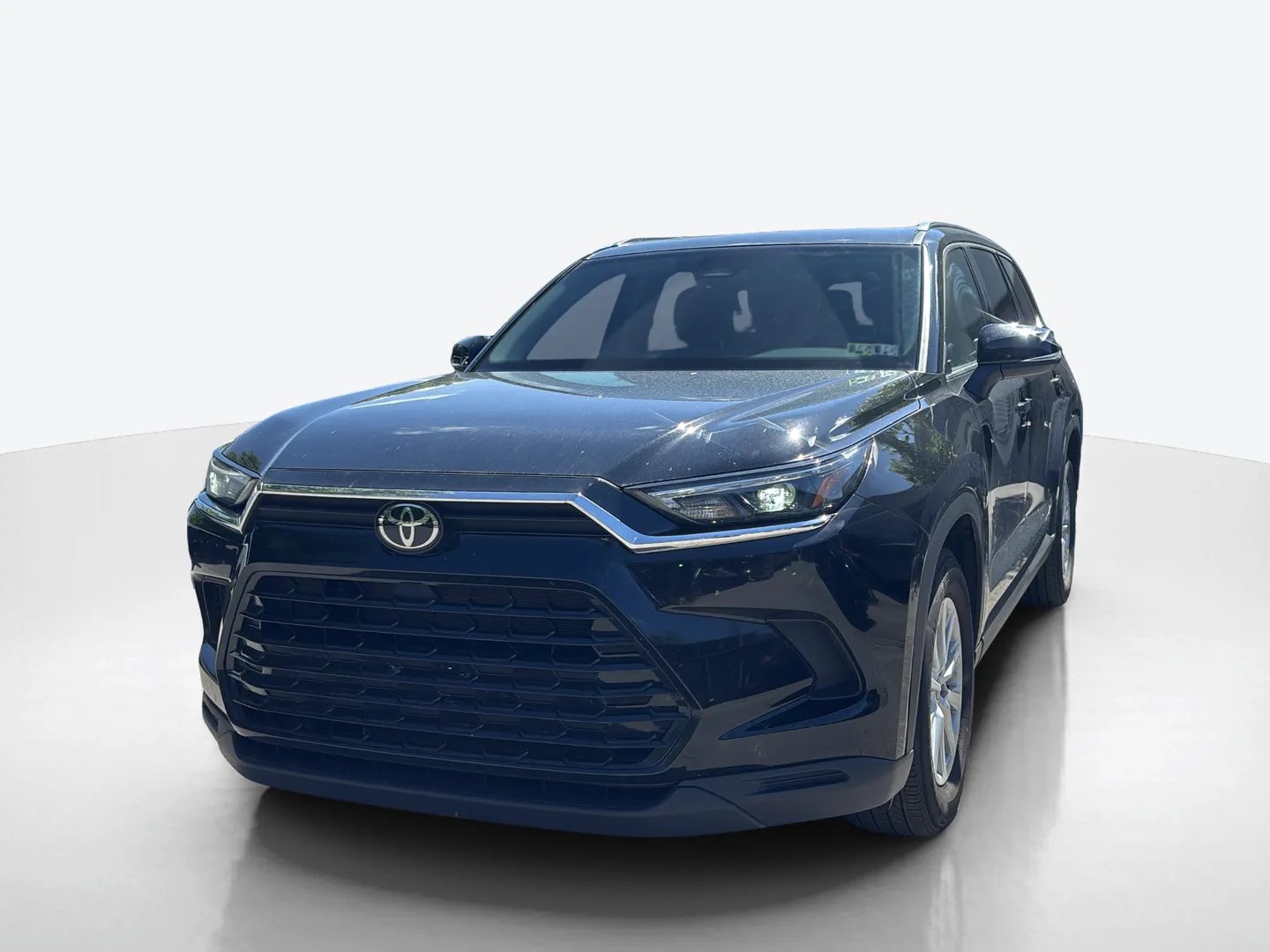 2025 Toyota Grand Highlander — image 1 of 6