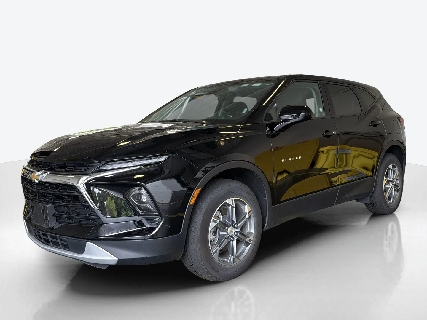 2025 Chevrolet Blazer — image 1 of 6