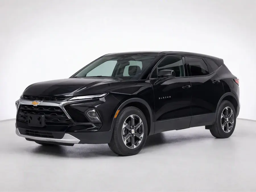 2025 Chevrolet Blazer — image 1 of 9