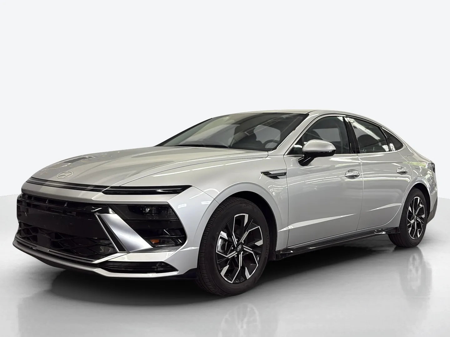 2025 Hyundai Sonata — image 1 of 6