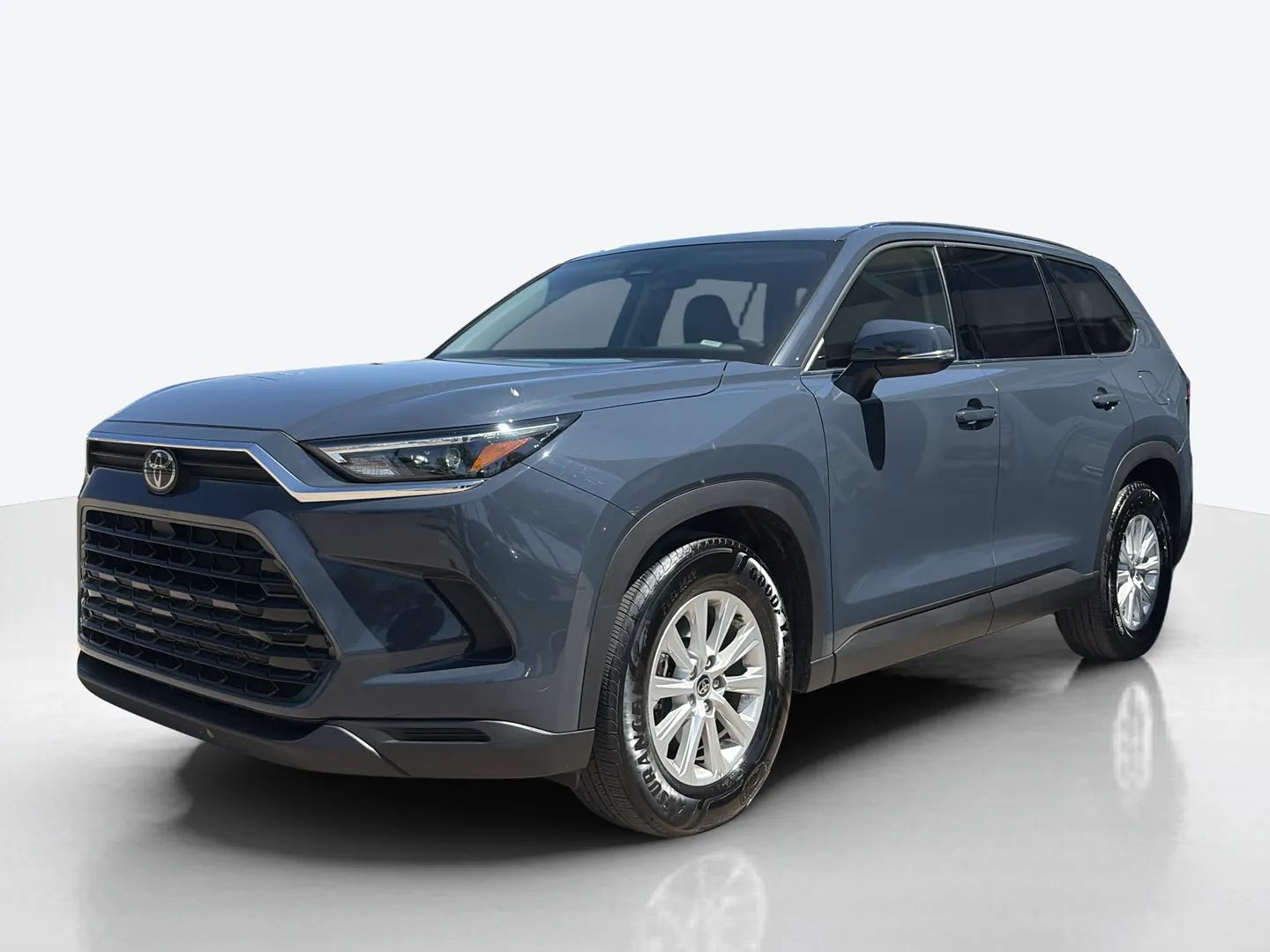 2025 Toyota Grand Highlander — image 1 of 5