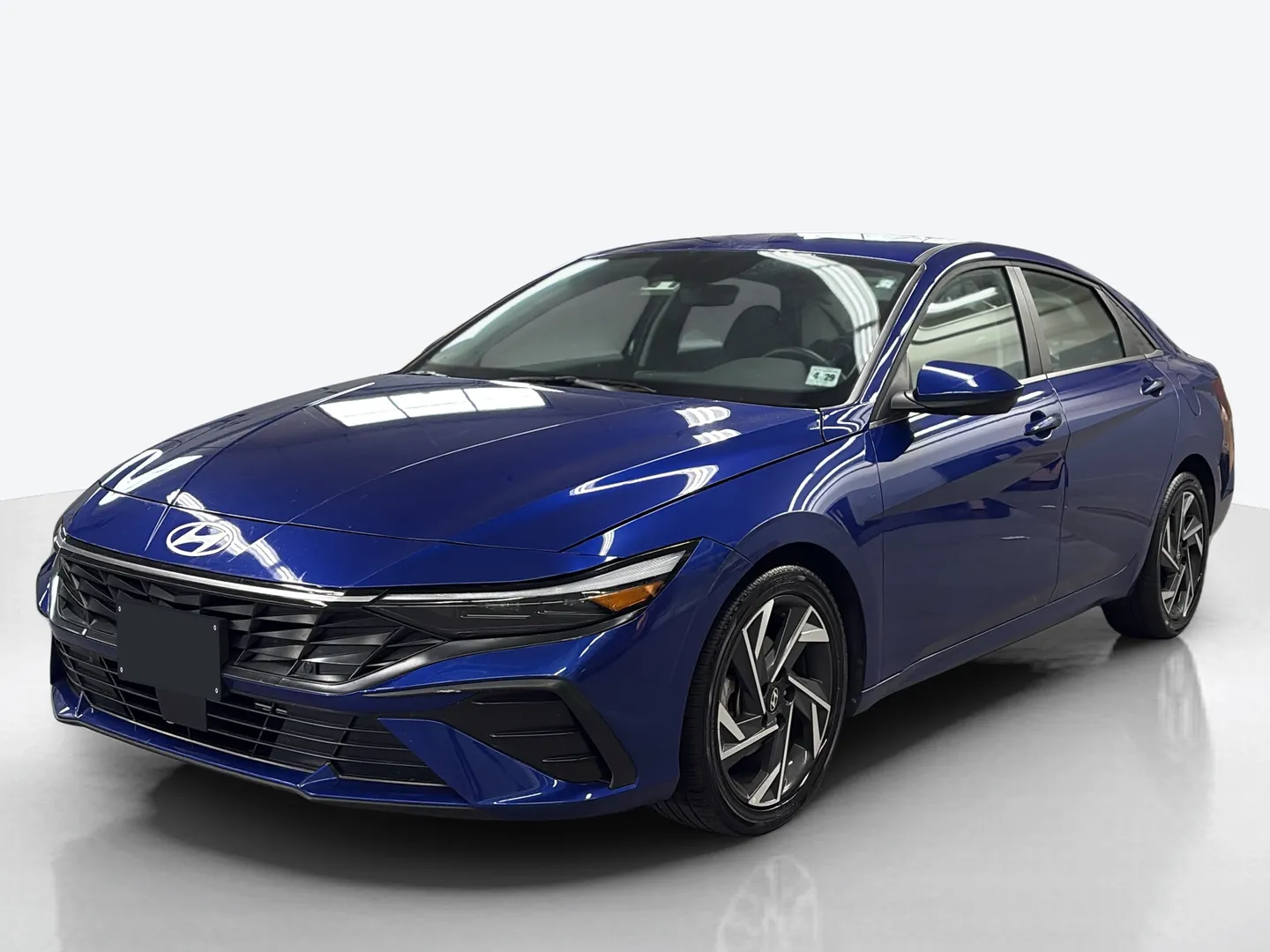 2025 Hyundai Elantra — image 1 of 6