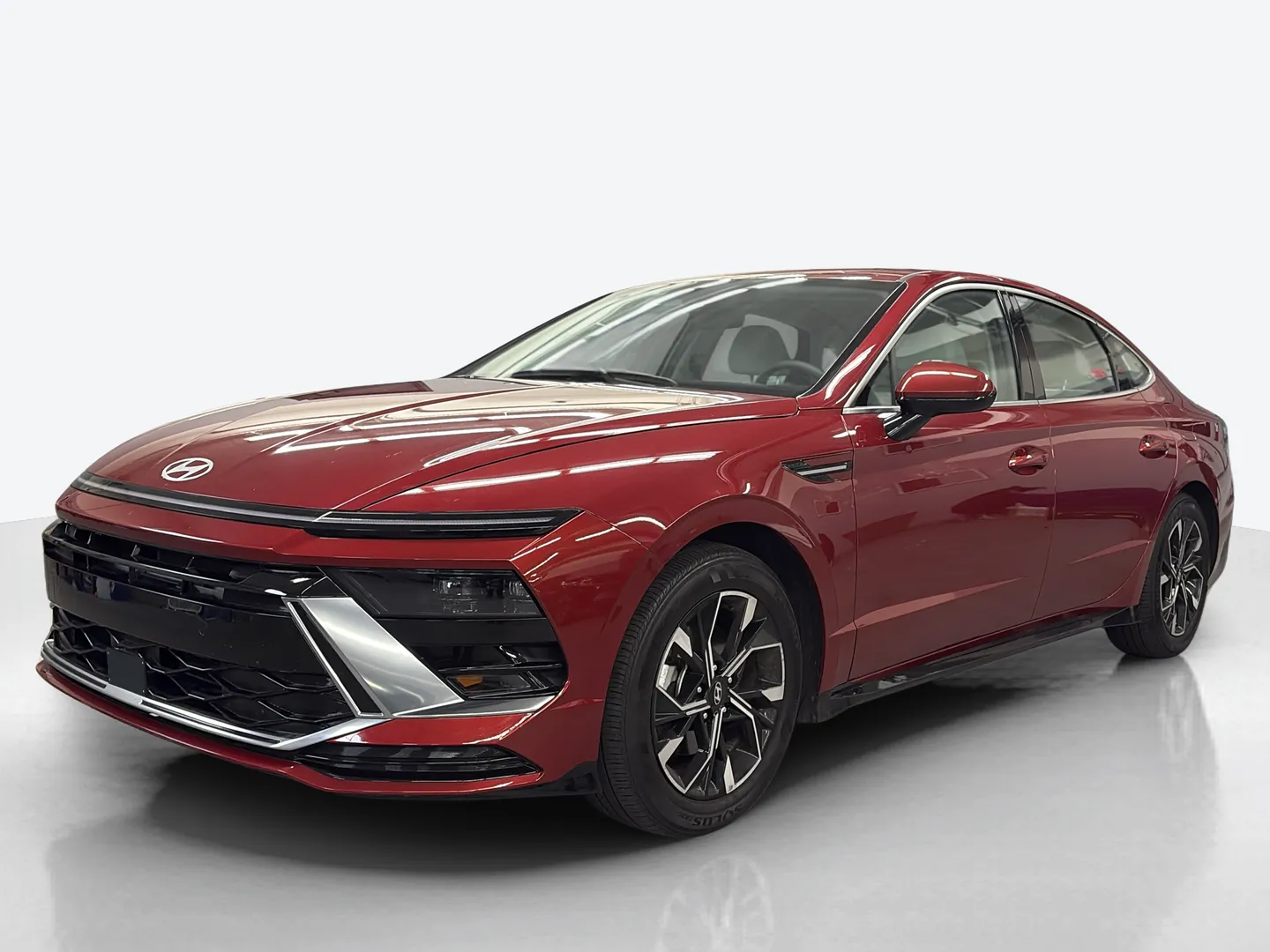 2025 Hyundai Sonata — image 1 of 6