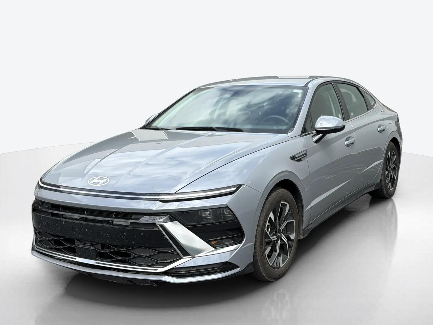 2025 Hyundai Sonata — image 1 of 6