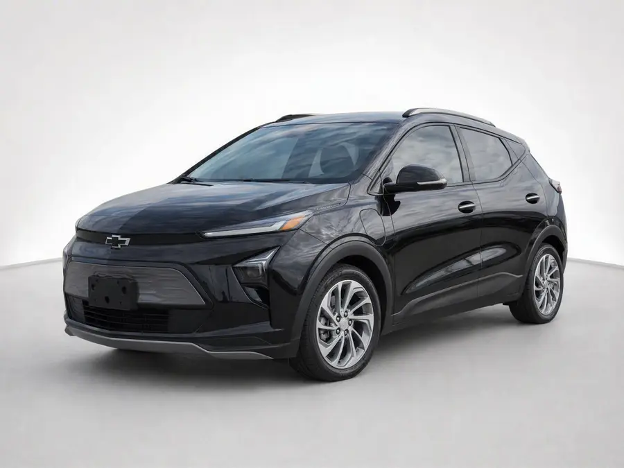 2023 Chevrolet Bolt EUV — image 1 of 9