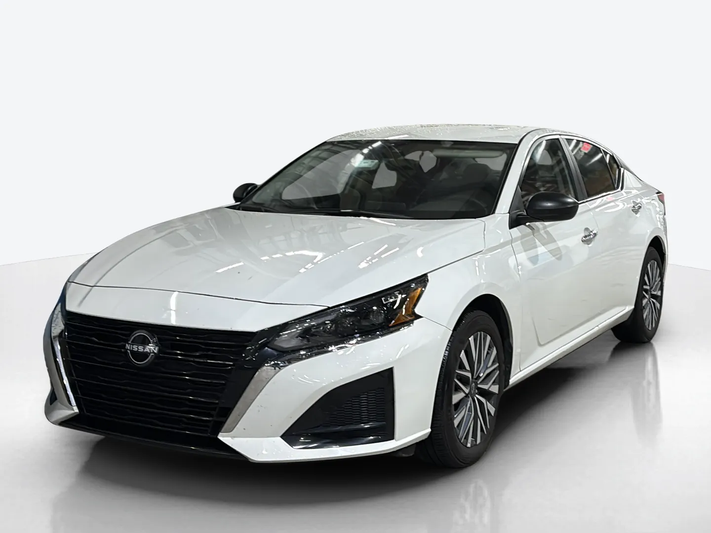 2025 Nissan Altima — image 1 of 6