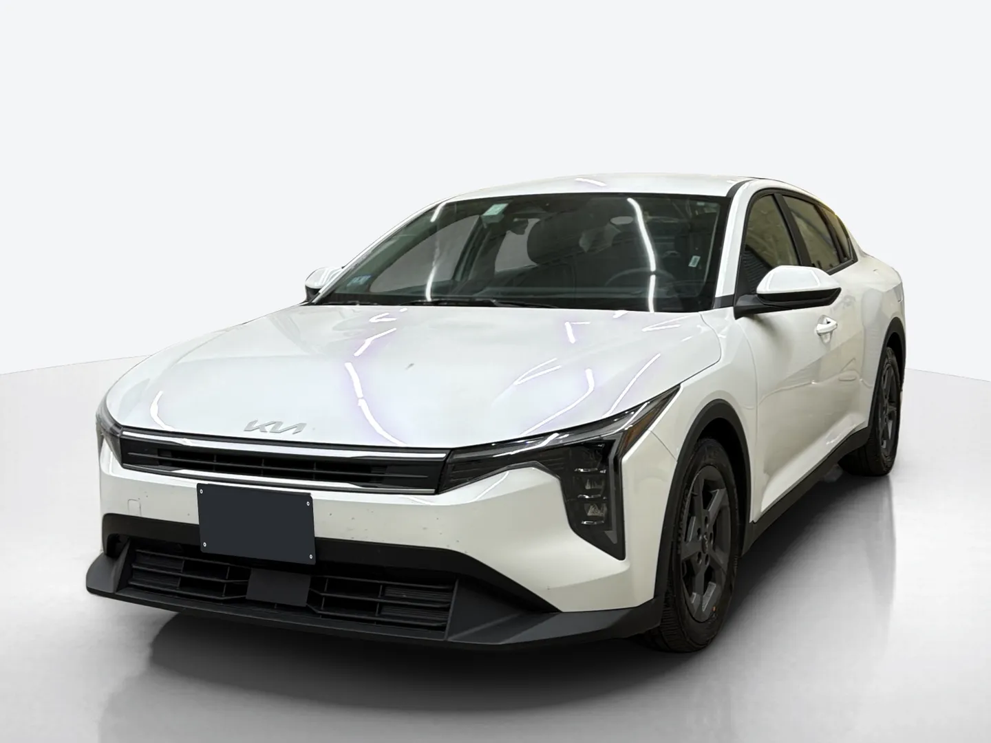 2025 Kia K4 — image 1 of 6