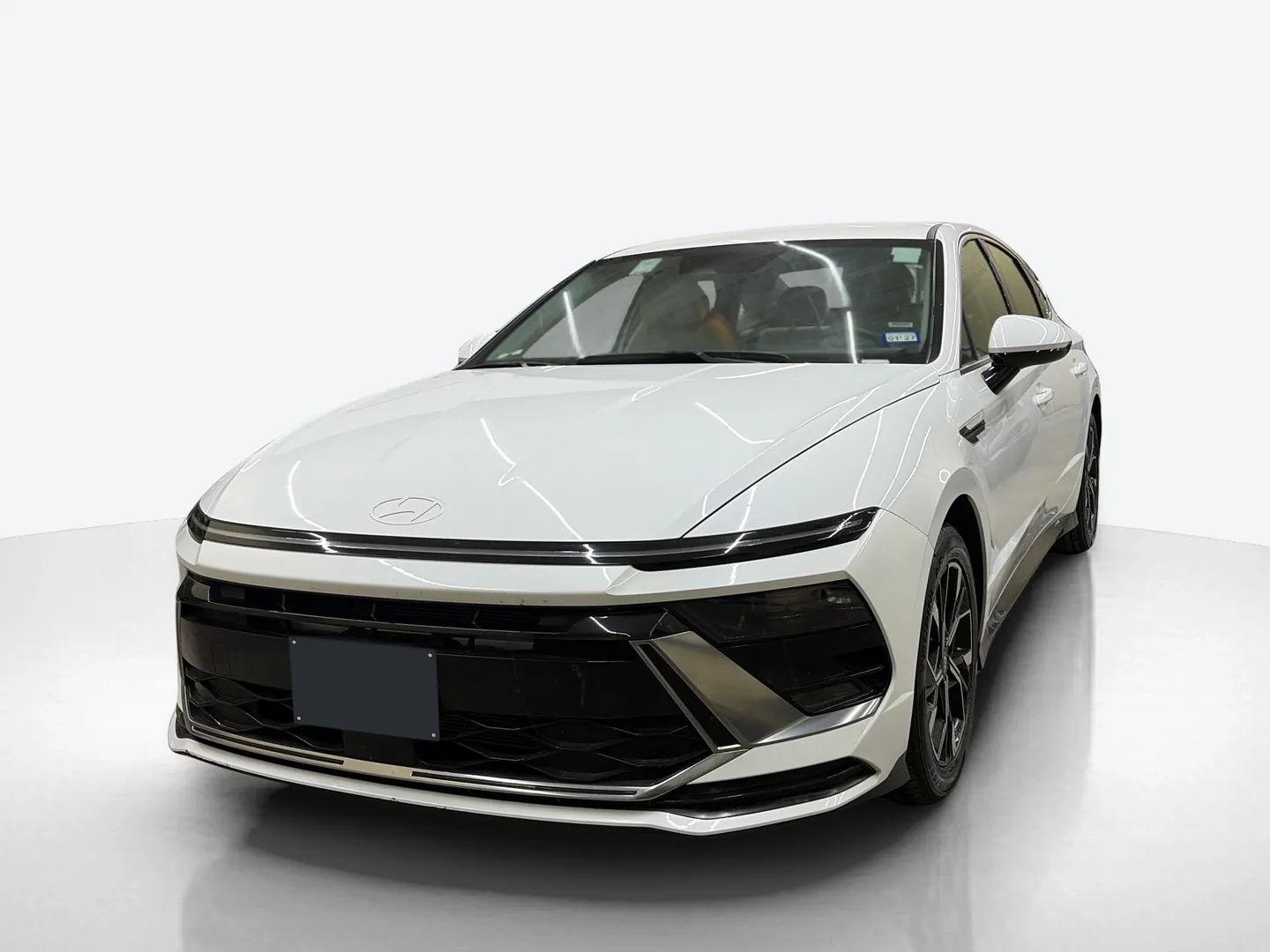 2025 Hyundai Sonata — image 1 of 8
