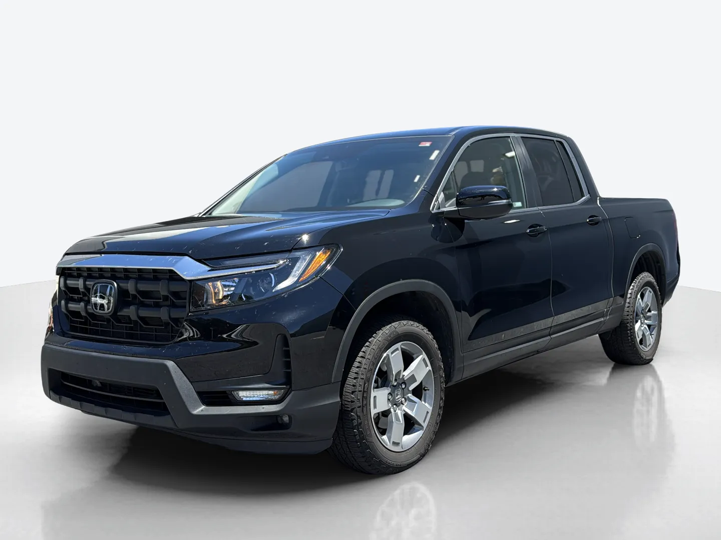 2025 Honda Ridgeline — image 1 of 5